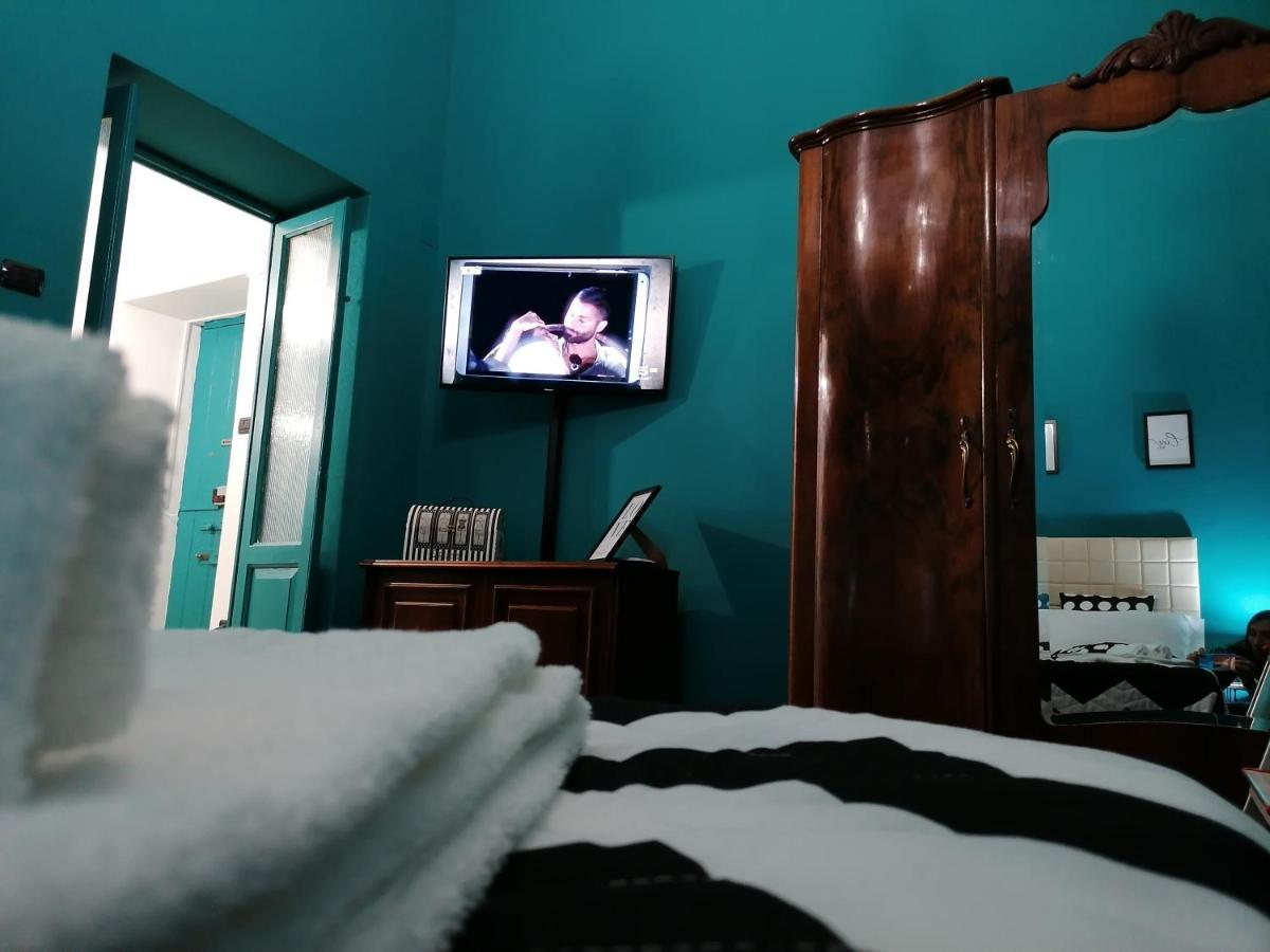 Casacasetta Suite Appartamento Indipendente Таранто Екстер'єр фото