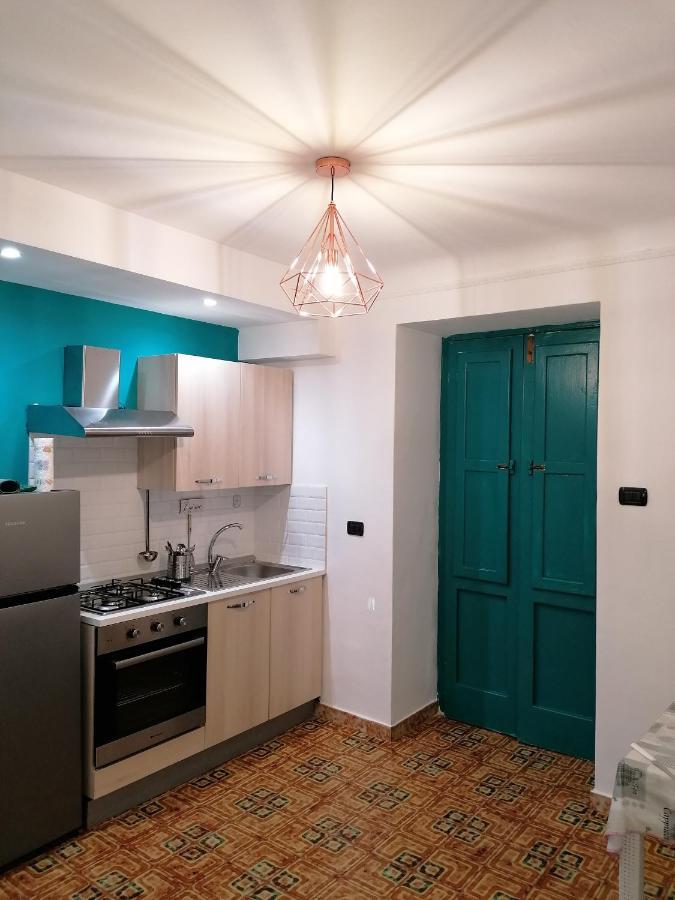 Casacasetta Suite Appartamento Indipendente Таранто Екстер'єр фото
